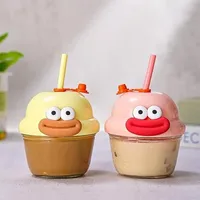 كوب بطة لطيف مع ماصة