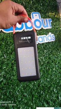 شاحن متنقل باور بانك مع إضاءة LED
