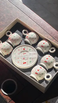 طقم فناجين سيراميك بتصميم الكرز
