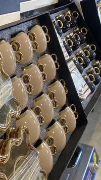 فنجانا قهوة سيراميك بمقبض ذهبي