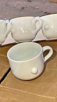 طقم أكواب سيراميك أبيض بتصميم كلاسيكي