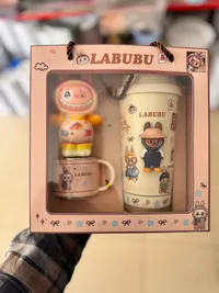 طقم أكواب ومجسم لابوبو - لابوبو (Labubu)