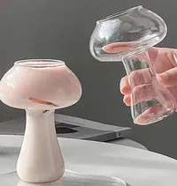 كوب زجاجي بتصميم فطر