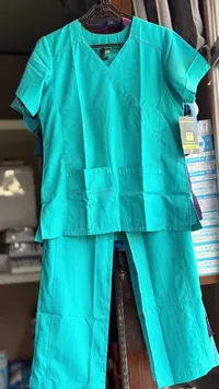 طقم سكراب طبي - رويال سكرابز (Royal Scrubs)