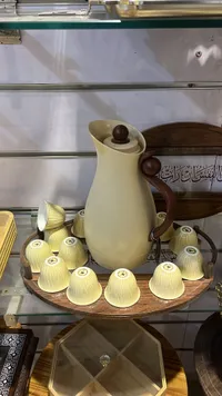 طقم قهوة عربية فاخر مع براد كريمي وفناجين