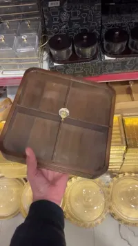 صينية شوكولاتة بتقسيمات مربعة