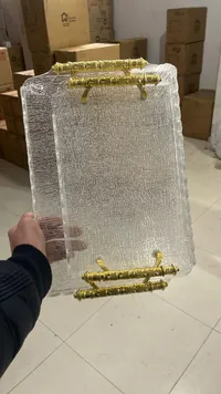 صينية ضيافة فضية مع مقابض ذهبية