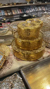 مطبقيات ضيافة ذهبية - ثلاث طبقات