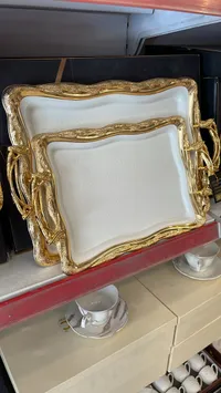 صواني ضيافة ذهبية فاخرة