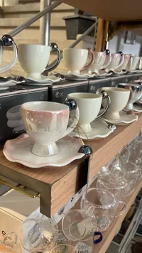 فنجان قهوة سيراميك بيضاوي مع صحن