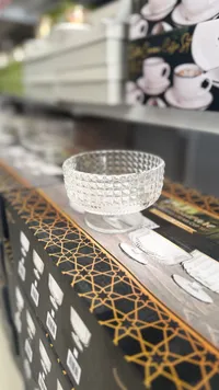 وعاء زجاجي بنقش ماسي
