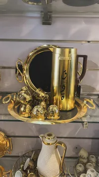 إبريق شاي ذهبي فاخر