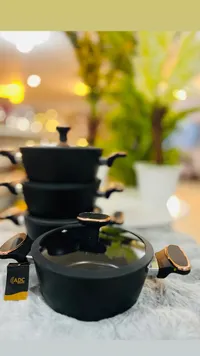 طقم أواني طبخ ADC - أسود مع مقابض ذهبية