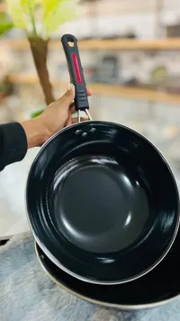 مقلاة تيفال غير لاصقة