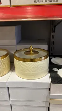 علبة تخزين سيراميك مع غطاء معدني ذهبي