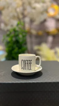 طقم كوب قهوة مع صحن بتصميم عصري