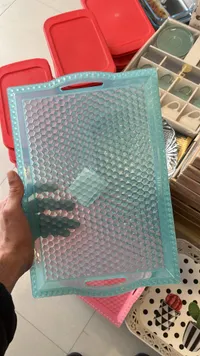صينية تقديم بلاستيكية بتصميم خلية النحل