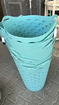 سلة غسيل بلاستيكية بفتحات تهوية