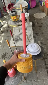 فرشاة تنظيف المرحاض مع قاعدة مزخرفة