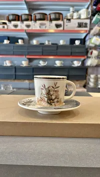 طقم فنجان قهوة مزخرف بالورود