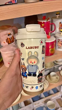 كوب حافظ للحرارة بتصميم لابيوبو (Labubu)