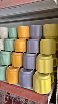 أكواب سيراميك بتصميم مضلع