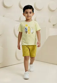 طقم شورت وتيشيرت بطبعة أمواج - (Little Surf)