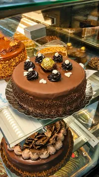 كيك الشوكولاتة مع فيريرو روشيه