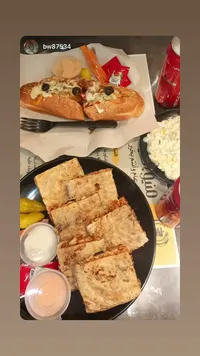 وجبة شاورما وكفتة مشكلة