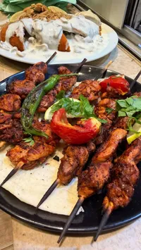 طبق مشاوي مختلط - دجاج ولحم