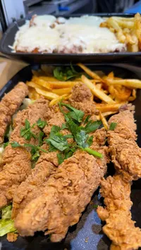 وجبة دجاج مقلي مع بطاطس
