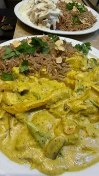 وجبة دجاج بالكاري مع الأرز