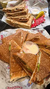وجبة شاورما دجاج مشكلة