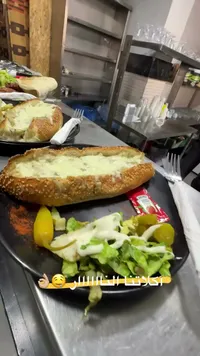 ساندويتش فيلي تشيز ستيك بالجبنة