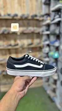 حذاء رياضي - فانز (Vans)