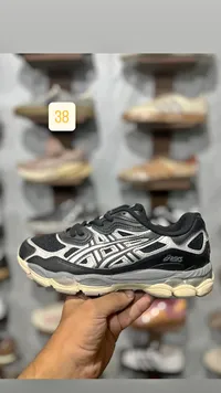 حذاء رياضي - أسيكس (Asics)