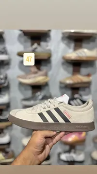 حذاء رياضي - أديداس (Adidas)