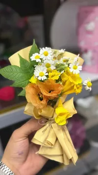 باقة زهور الربيع المنسقة