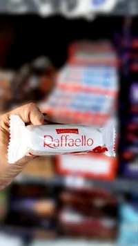 حلوى جوز الهند واللوز - رافاييلو (Raffaello)