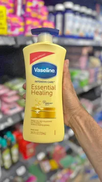 لوشن للجسم إيسنشال هيلينج - فازلين (Vaseline)