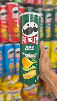 رقائق البطاطس بنكهة الجبن والبصل - برينجلز (Pringles)