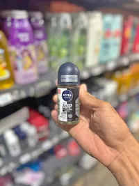 مزيل عرق رول أون بلاك آند وايت للرجال - نيفيا (Nivea)