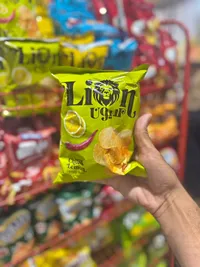 شيبس بطاطس بنكهة الشطة والليمون - ليون (Lion)