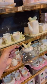طقم أكواب وصحن تقديم بتصميم فراشة