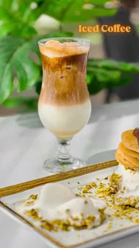 بان كيك بالفستق والآيس كريم