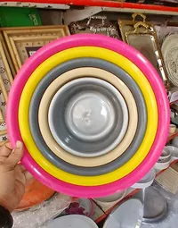 طقم أوعية تخزين متعددة الألوان