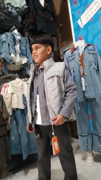 جاكيت رياح رمادي للأطفال