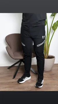 بنطال رياضي أسود - أندر أرمر (Under Armour)