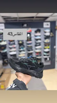 حذاء رياضي أسود - مقاس 43
