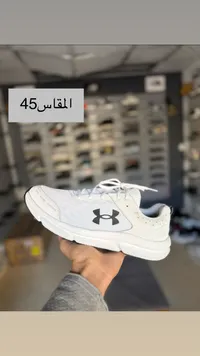 حذاء رياضي أندر أرمور أبيض